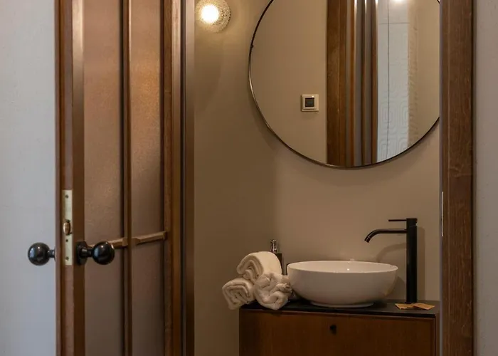 Old Town Art Deco I Apartment